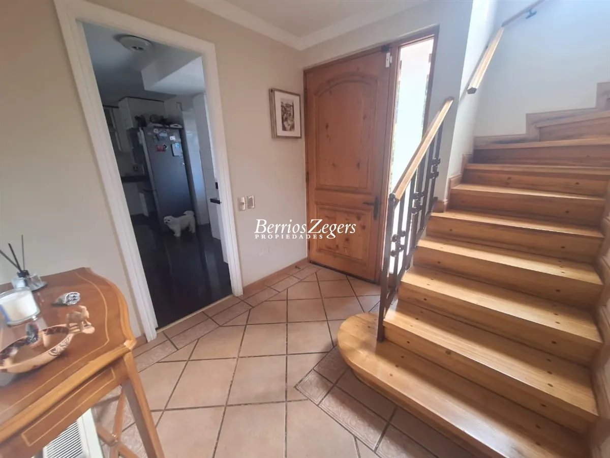 Imagen 3 de 28 de Casa En Venta 4d 4b, San Carlos De Apoquindo, Las Condes
