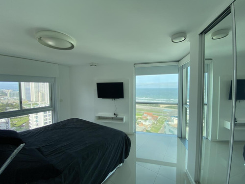 Imagen 7 de 30 de Wind Tower Parada 7 De La Brava, Punta Del Este. Espectacular Apartamento En Piso Alto Equipado.