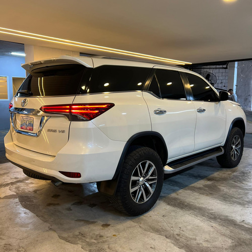Toyota Fortuner Sr5 *hd*