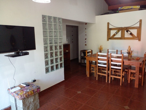 V224- Vende Casa 5 Ambientes