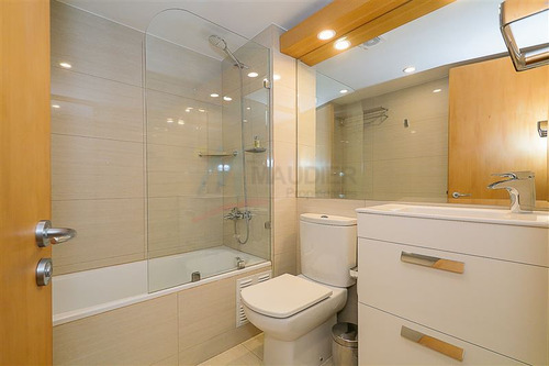 Departamento En Venta De 2 Dorm. En Las Condes