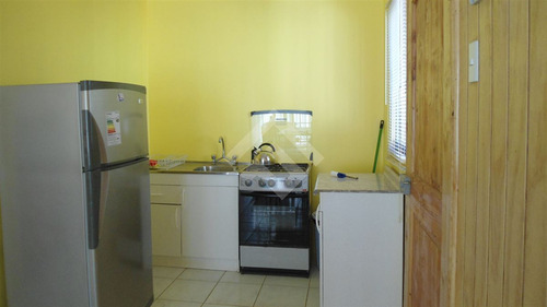 Casa En Venta De 8 Dorm. En Algarrobo