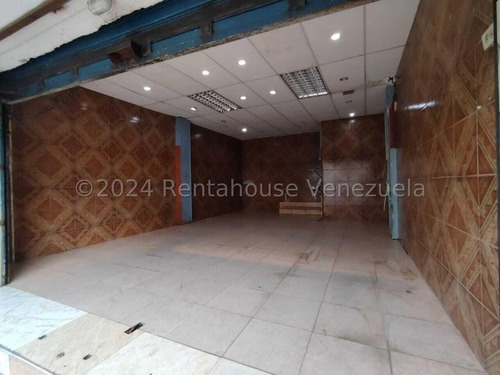 Carlos Colmenarez Alquila Local Comercial En Una De Las Zonas Con Mayor Trafico Vehicular Y Peatonal Consta De 40m Cuadrados Un Baño Y Todos Los Servicios Ideal Para El Desarrollo De Cualquier Activid