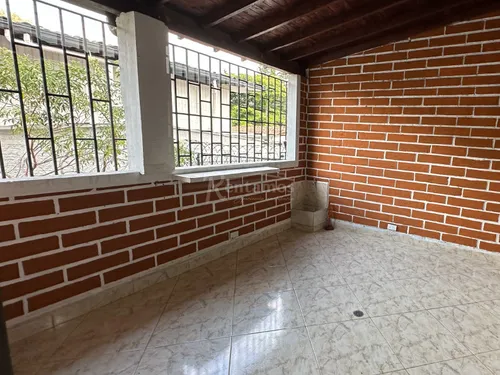 Apartamento En Arriendo En Patio Bonito. Cod A776031