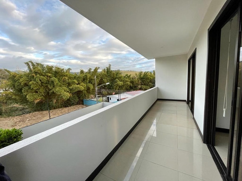 Imagen 19 de 20 de Casa De Dos Pisos - Lomas De Ayarco