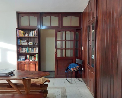 Casa En Venta Bº Maipu 1º Sección. 3 Dormitorios-3baños. Con Escritura. 330 M2