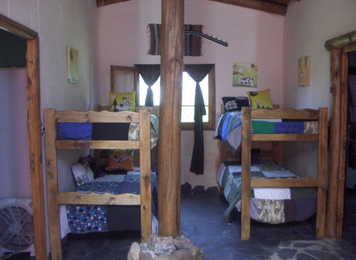 Casa Estilo Cabaña Rustica Y Local Comercial Con Habitacion