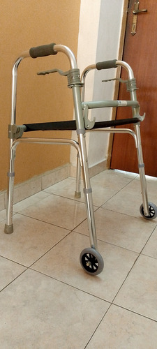 Andadera Adulto Con Ruedas Delanteras Y Asiento (Usado)
