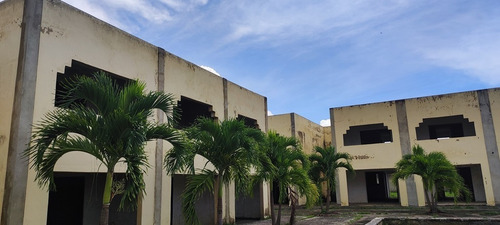 Imagen 14 de 17 de Terreno Con Estructura Para Complejo Habitacional Recreacional 80% Terminado