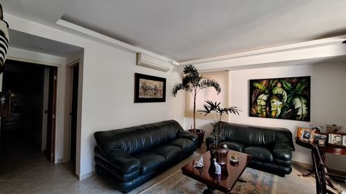 Apartamento En Venta En El Parral, Valencia 268763 Lz