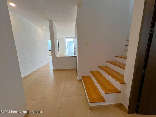 Condominio Inspira Zibata Casa Ubicada En Esquina De 223 M2 Con 3 Recamaras Y Con Cuarto De Servicio Qh745*25