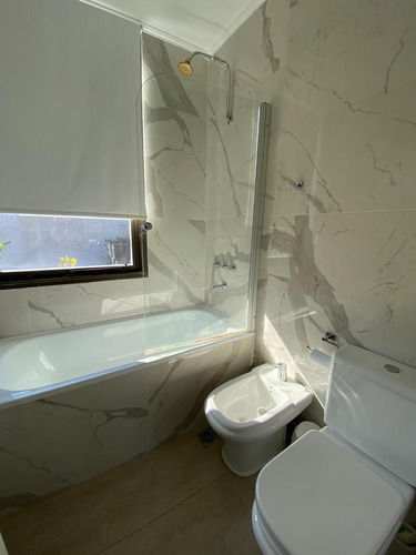 Imagen 8 de 13 de Hermoso Duplex 4 Ambientes Con Cochera En Canning