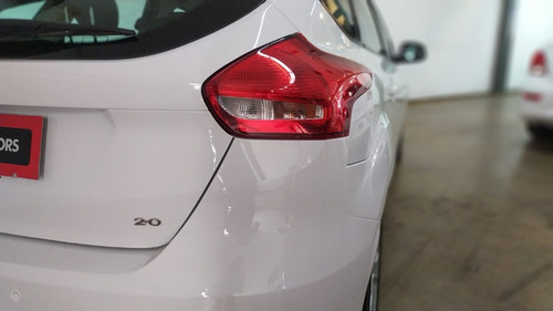 Imagen 8 de 17 de Ford Focus 2.0 Se 5pts 2016