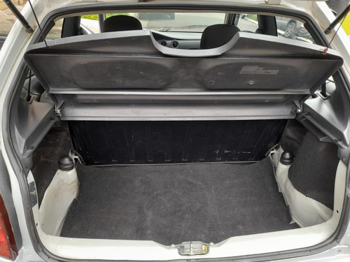 Imagem 7 de 9 de Chevrolet Celta