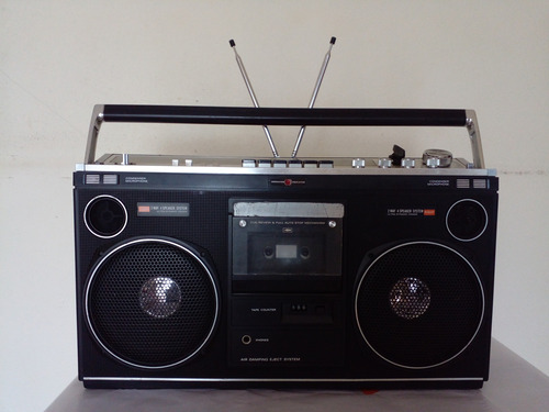 Rádio Hitachi Stereo Cassete Recorder (Usado)