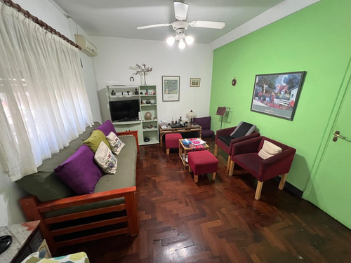 Casa 5 Ambientes Venta Flores Con Patio