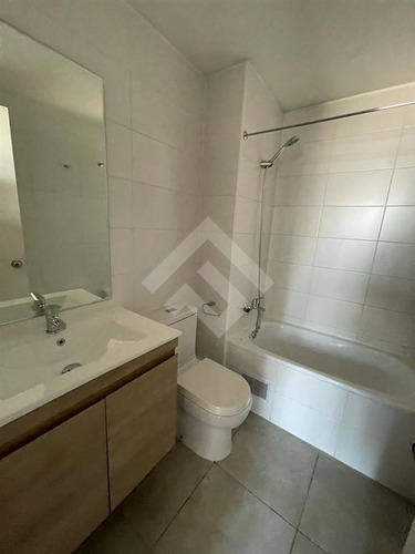 Imagen 9 de 13 de Departamento En Venta De 2 Dorm 2 Baños. En Santiago