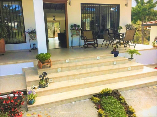 Imagen 3 de 24 de Vendo Casa Con 2 Apartamentos, Guatapé, Antioquia, Medellin, Colombia