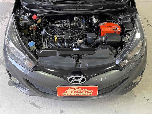 Imagem 9 de 10 de Hyundai Hb20s 1.6 Comfort Plus 16v Flex 4p Manual