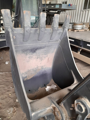 Excavadora Hmk 220 Lc-2