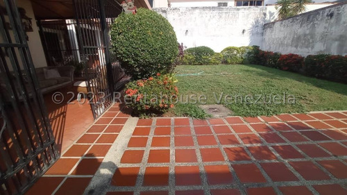 Acogedora Casa De Dos Nivele Trigal Sur 24-20836