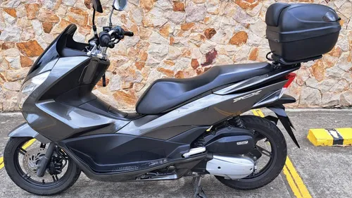 Moto Honda Pcx 150 En Excelentes Condiciones Color Gris