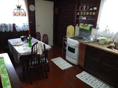 Chácara De 1.900 M² Em Excelente Condomínio - Cód.050