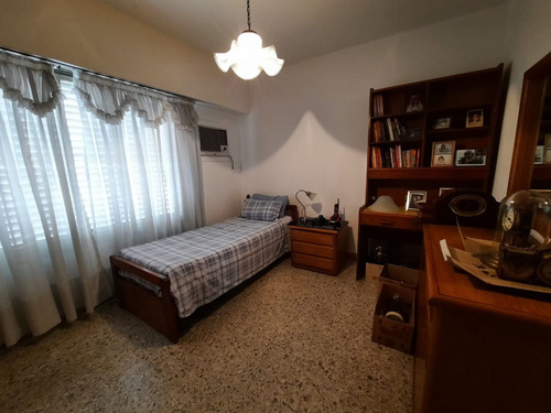 Ph Tipo Casa De 422 M². 4 Ambientes. Sobre Avenid.