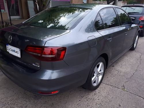 Volkswagen Vento Confortline Dsg 1.4t At(7) 2017