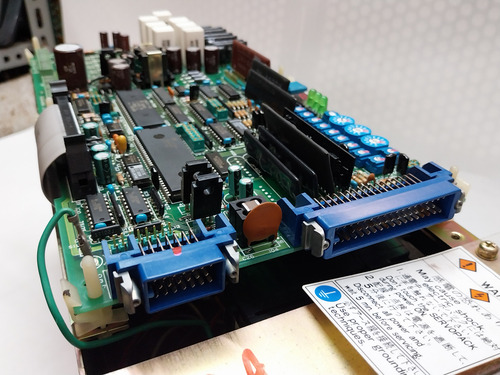 Servo Drive Yaskawa Servopack Cacr-sr09tb0bf 220vac 8a 1,2cv (Usado)