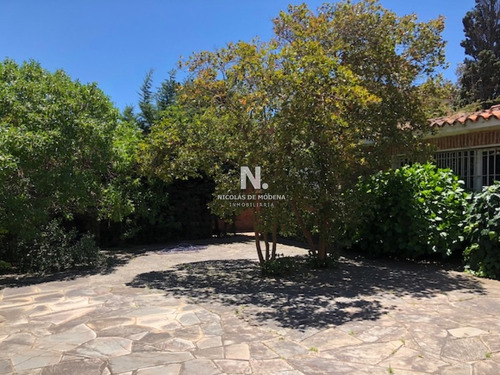 Hermosa Casa En Venta En Zona De Playa Mansa.- Ref: 3522