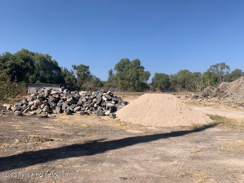 Terreno Escriturado De Nueve Mil Setenta Y Dos M2 En Juriquilla 