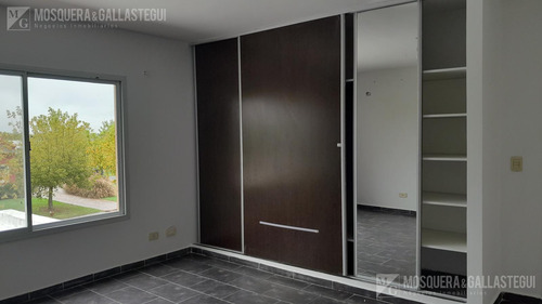 Casa En Venta En El Canton Golf