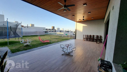 Imagen 15 de 30 de Venta Casa 4 Dormitorios Y Escritorio En Santina Norte, Valle Escondido