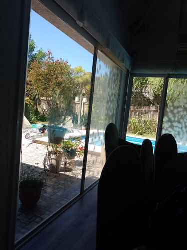 Casa En Venta De 3 Dormitorios C/ Cochera En El Lauquen