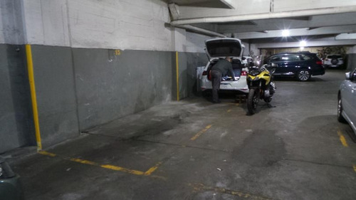Venta Apartamento 2 Dormitorios Centro Con Garage. De Estilo.