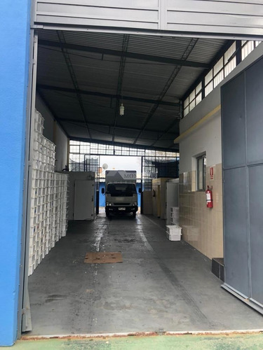 Imagen 3 de 21 de Local Galpon Venta Balbin Y Vallejo Antel Arena Con Cámara De Congelado Y De Frío