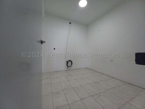 Ana Torres. Galpón En Alquiler 23-18615 En Mariche