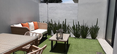 Casa Nueva En Venta En Fraccionamiento Con Áreas Verdes En Toluca, A Unos Metros De La Av. López Portillo.