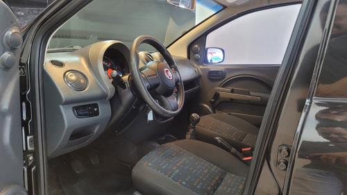 Fiat Uno Uno Vivace 1.0 8V (Flex) 4p
