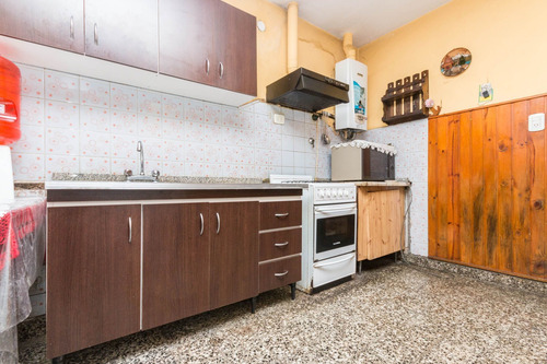 Imagen 8 de 30 de Casa 3 Amb C/cochera Y Fondo. Escucha Oferta