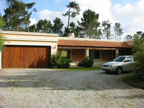 Imagen 3 de 26 de Venta De Casa De 4 Dormitorios En Pinares