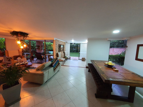 Imagen 7 de 14 de Casa Envigado Exclusivo Sector Benedictinos: Amplios Espacios Y Jardin