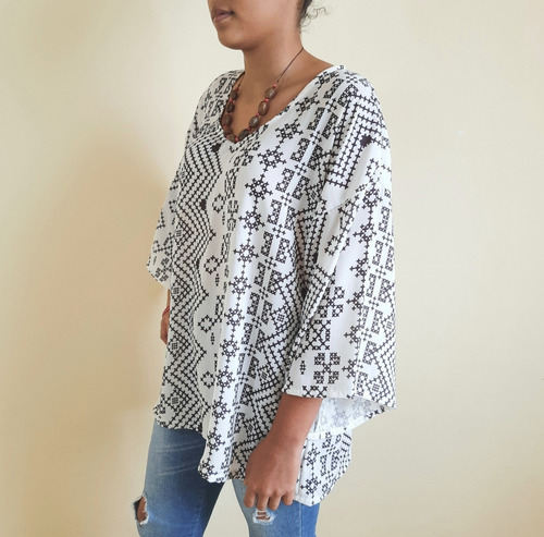 Imagem 4 de 5 de Blusa Bata Feminina Tecido Mony