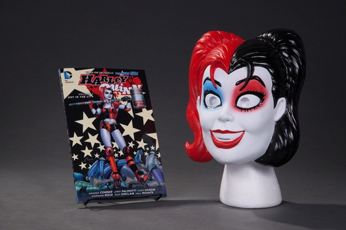 Harley Quinn Mask Set - Mascara Y Cómic En Ingles