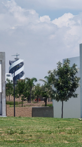 Excelente Predio Residencial, En Parque Sofia, Lomas De Angelópolis Ii, Ubicado A Minutos De La Zona Comercial Sonata Y Cuenta Con Fáciles Accesos, Vive Cerca De La Zona Exclusiva De Puebla.