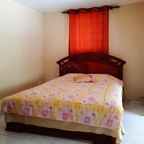 Se Vende!!! Espaciosa Casa En La Urbanización Palmarito Maracay Aragua