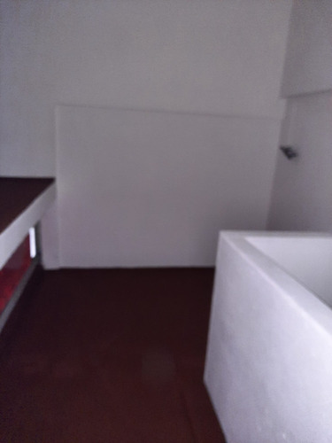 Imagen 7 de 8 de Local Comercial En Pleno 18 De Julio