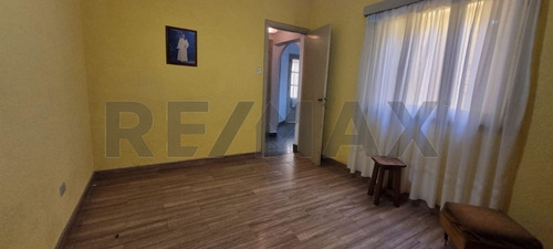 Venta Casa Amplia Avellaneda Patio Dos Cocheras