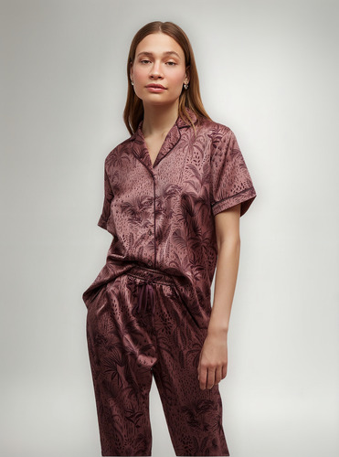 Pijama Dreamy Satinado Palmeras Burdeo